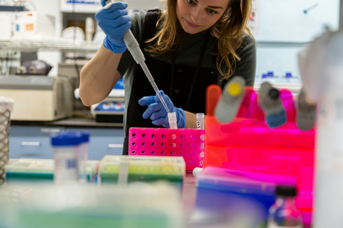 guidelines-to-choosing-lab-management-software-for-growth-governance-ai